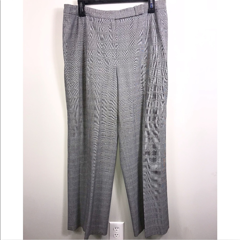 ‼️$5 SALE‼️ Gray Plaid Casual Corner Dress Pants